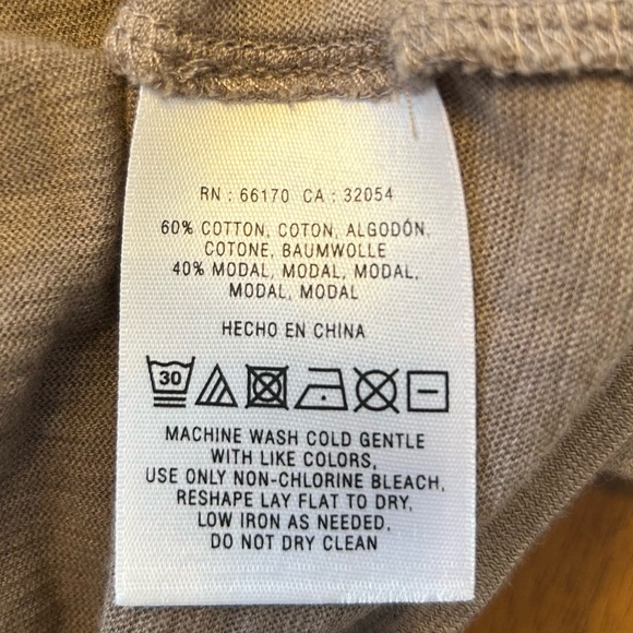 Deletta from Anthropologie Women’s Brown Short Sleeve V-Neck Tee, Size Large - Picture 8 of 8